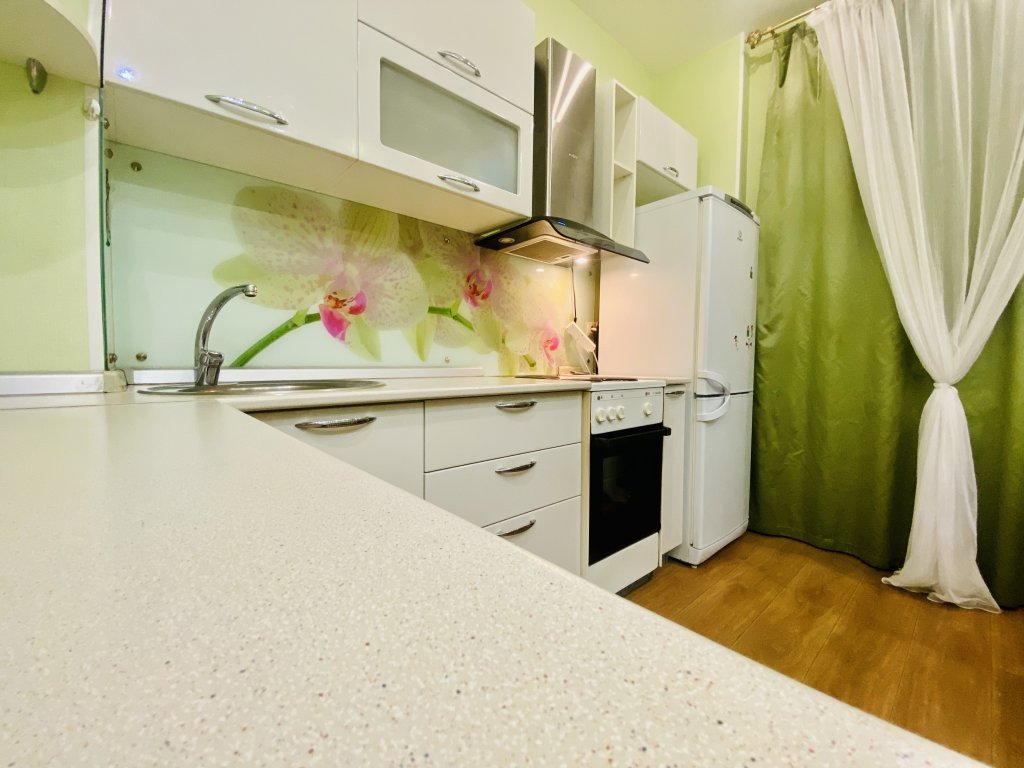 Сургут: Apartamenty Sever on Iosifa Karolinskogo 9
