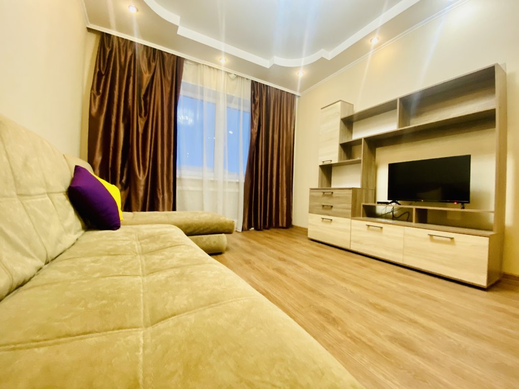 Сургут: Apartamenty Sever on Iosifa Karolinskogo 9