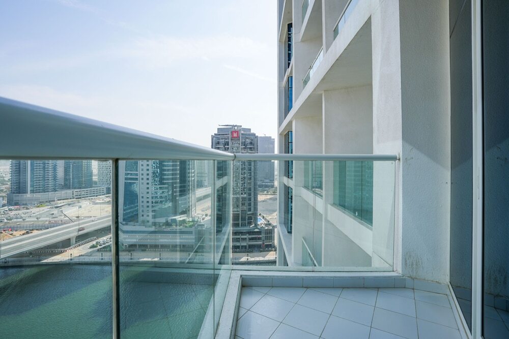 Дубай: Whitesage -  Fancy Studio With Mesmerizing Canal Views