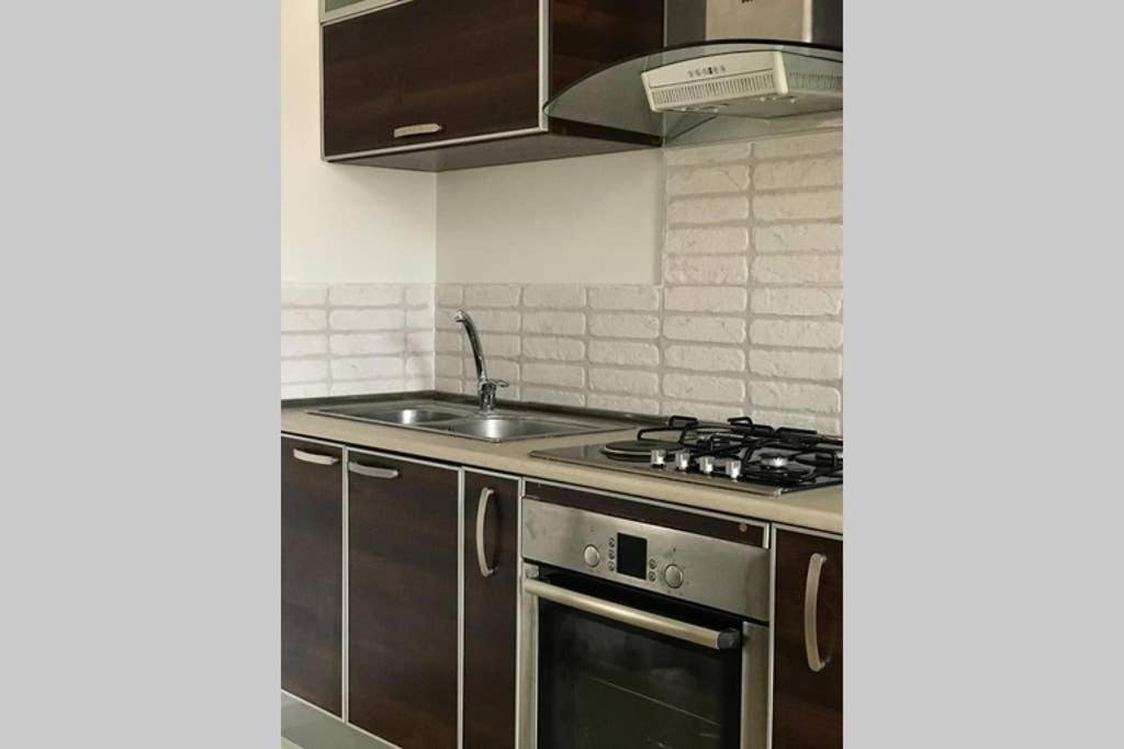 Тбилиси: Sunny, spacious flat in Vake District