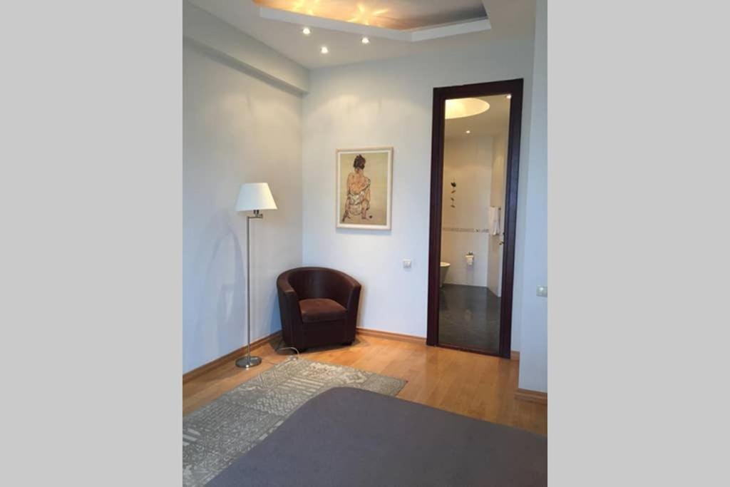 Тбилиси: Sunny, spacious flat in Vake District