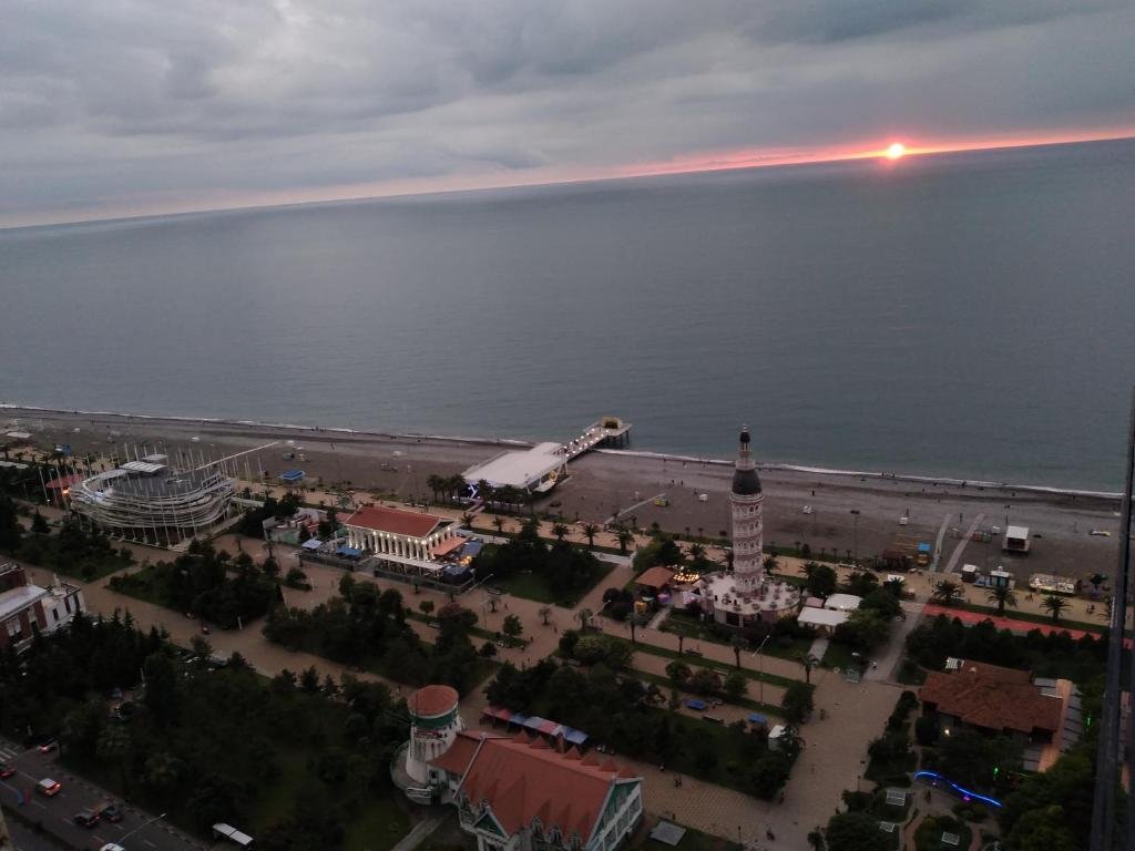 Батуми: orbi city sea view apartment