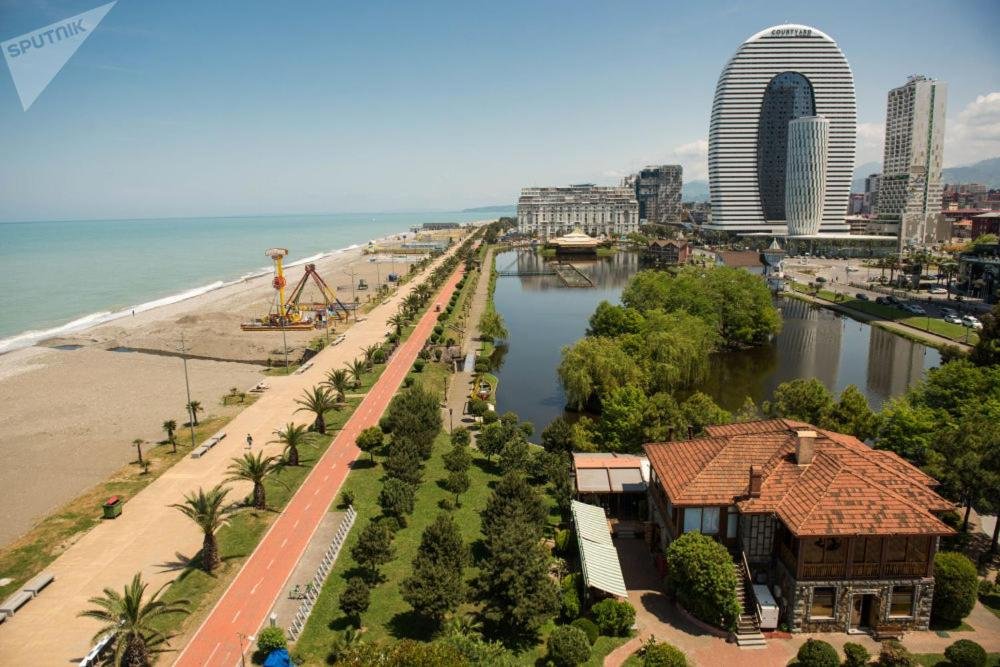 Батуми: Apartment in Batumi near Beach, Batumi Mall and MC