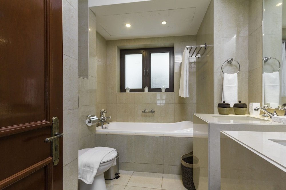 Дубай: MaisonPrive Holiday Homes-Souk Al Bahar