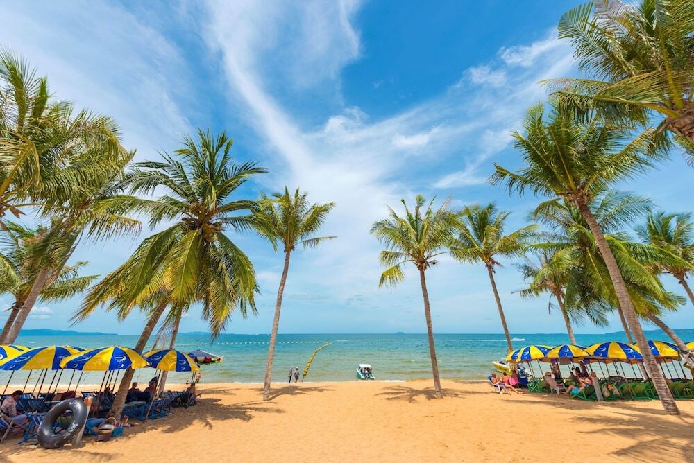 Паттайя: Happy Jomtien - Beachfront