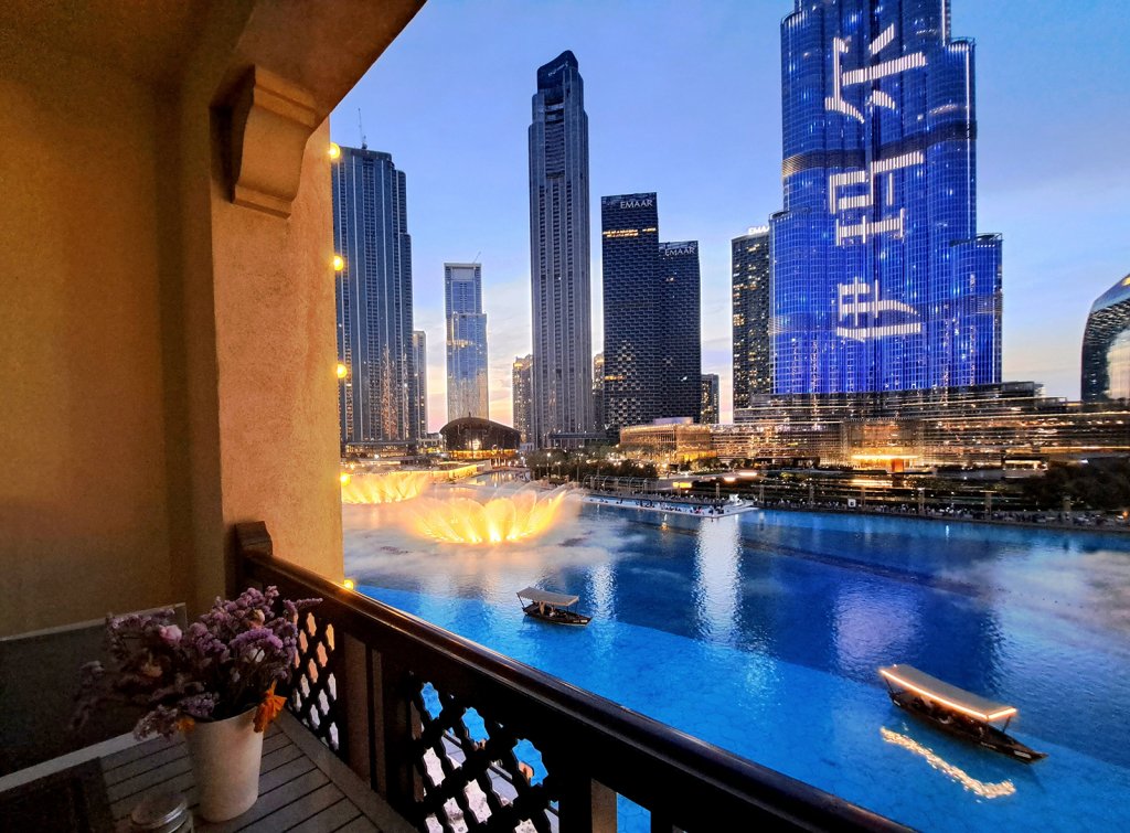 Дубай: Апартаменты PalmBay 1BR full Burj Khalifa & Fountain View