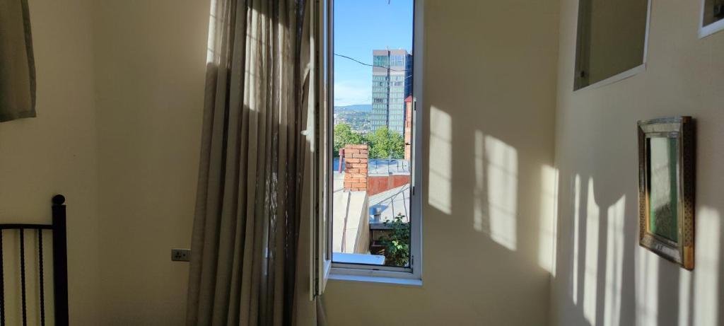 Тбилиси: Italian cozy apartment next to the metro Rustaveli - HEART OF TBILISI