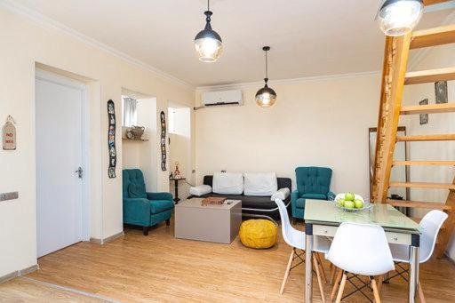 Тбилиси: Italian cozy apartment next to the metro Rustaveli - HEART OF TBILISI
