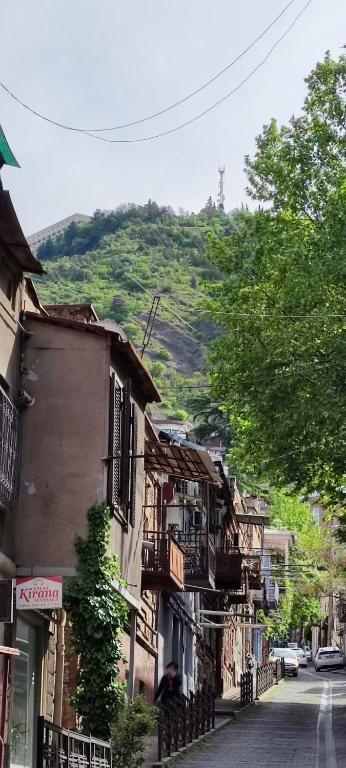 Тбилиси: Italian cozy apartment next to the metro Rustaveli - HEART OF TBILISI