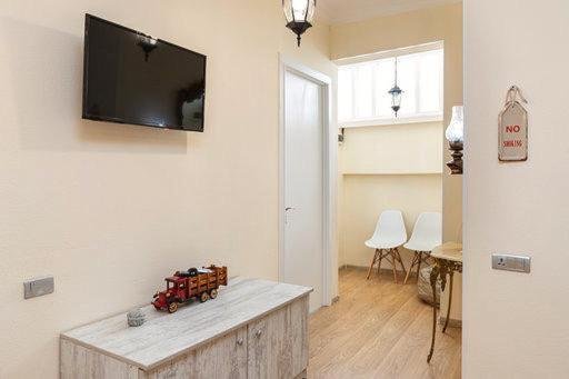 Тбилиси: Italian cozy apartment next to the metro Rustaveli - HEART OF TBILISI