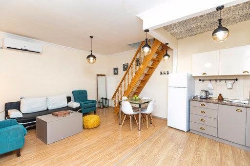 Тбилиси: Italian cozy apartment next to the metro Rustaveli - HEART OF TBILISI