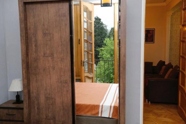 Тбилиси: Marjanishvili Square Apartment