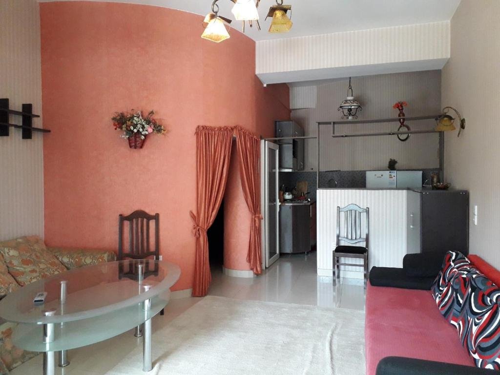 Тбилиси: Krtsanisi home