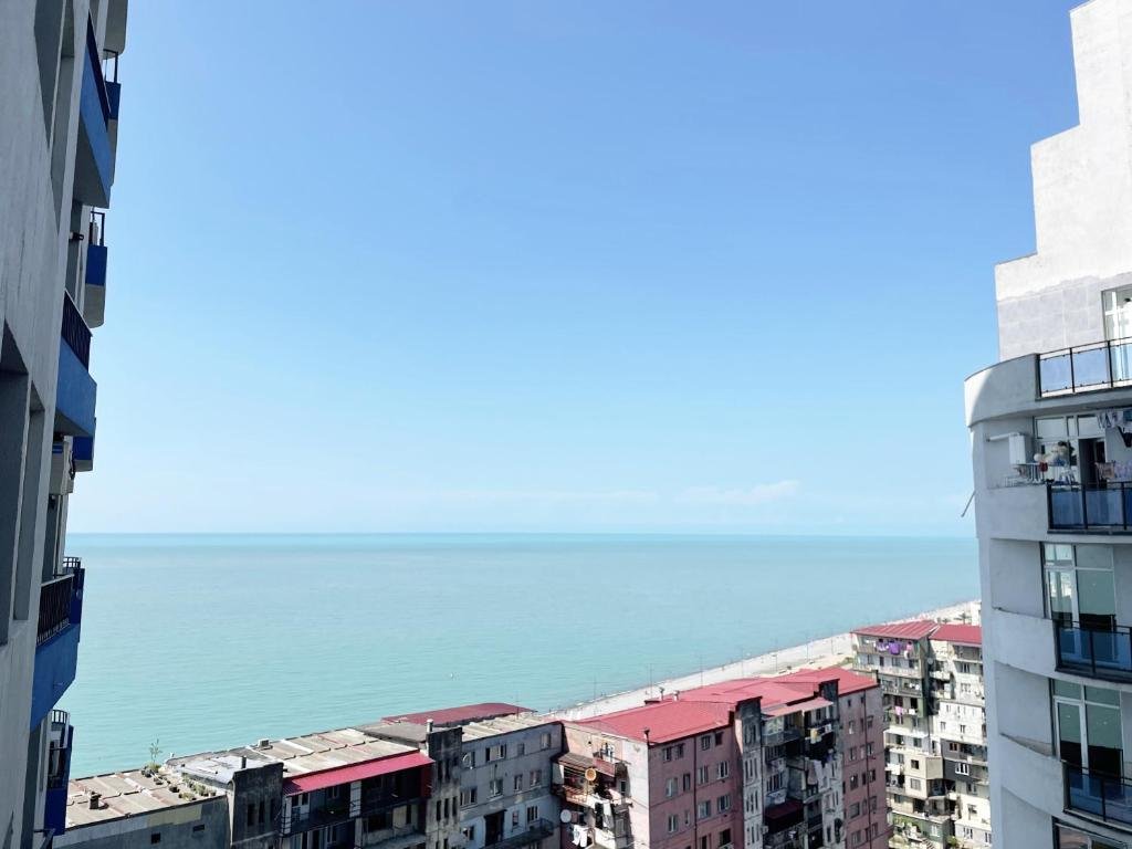 Батуми: Beautiful Horizon First Line