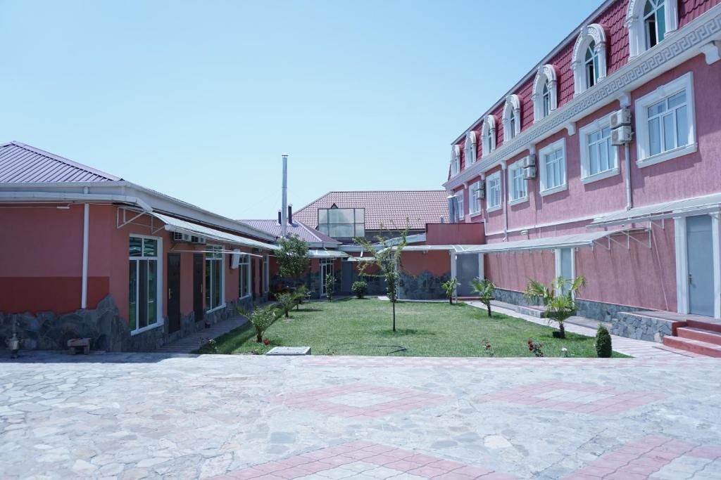 Шеки: Liliya Guest House