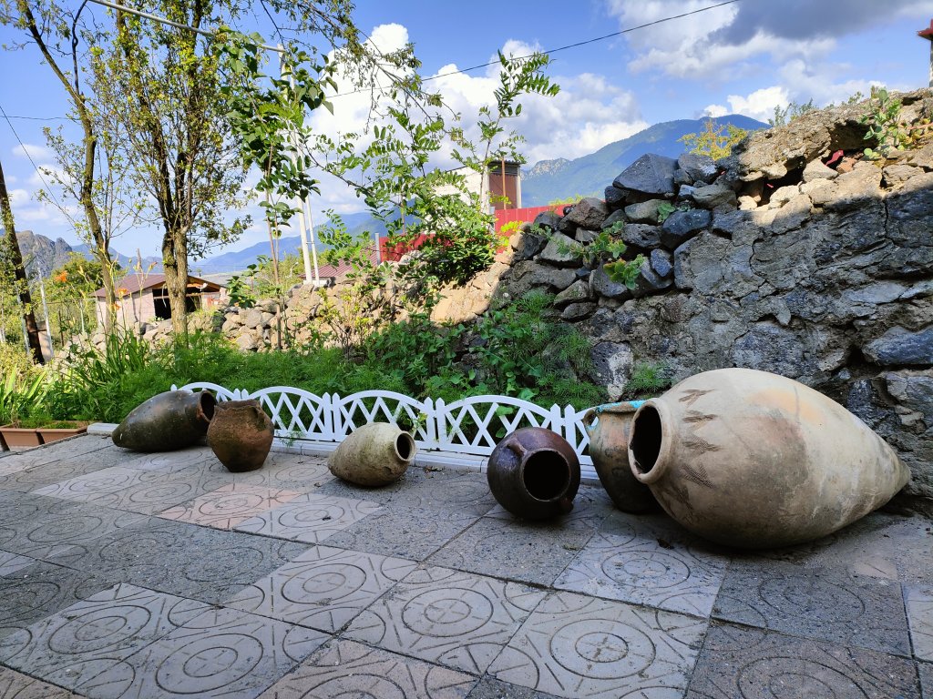 Алаверди: Pottery House