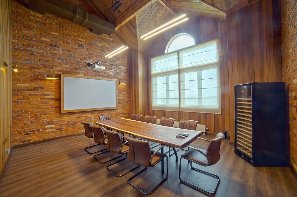 Артем: Cedar House