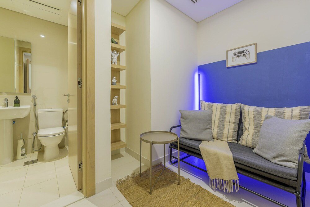 Дубай: Monty - Charming Apartment with Canal Vi