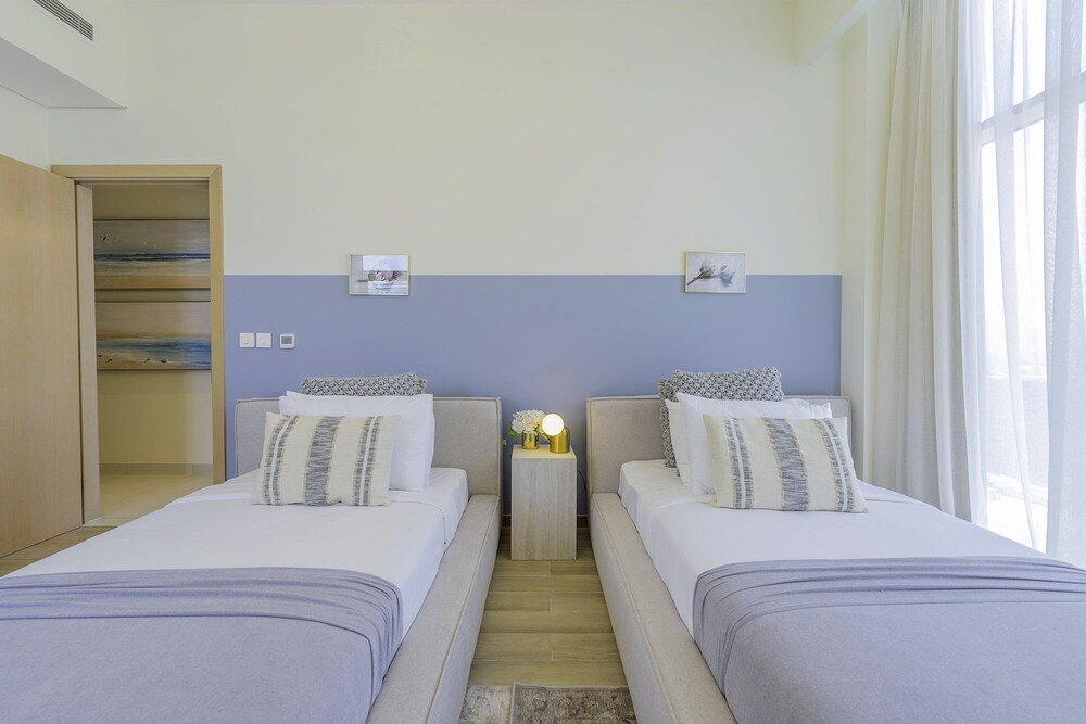 Дубай: Monty - Charming Apartment with Canal Vi