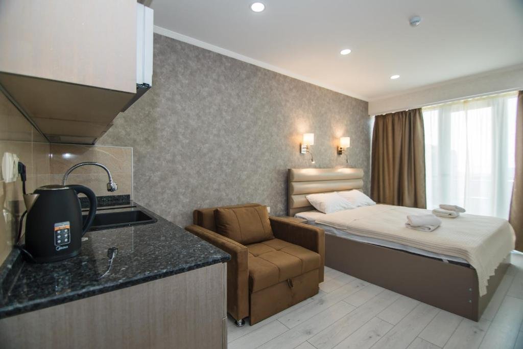 Батуми: Holiday Batumi Apartment.1716