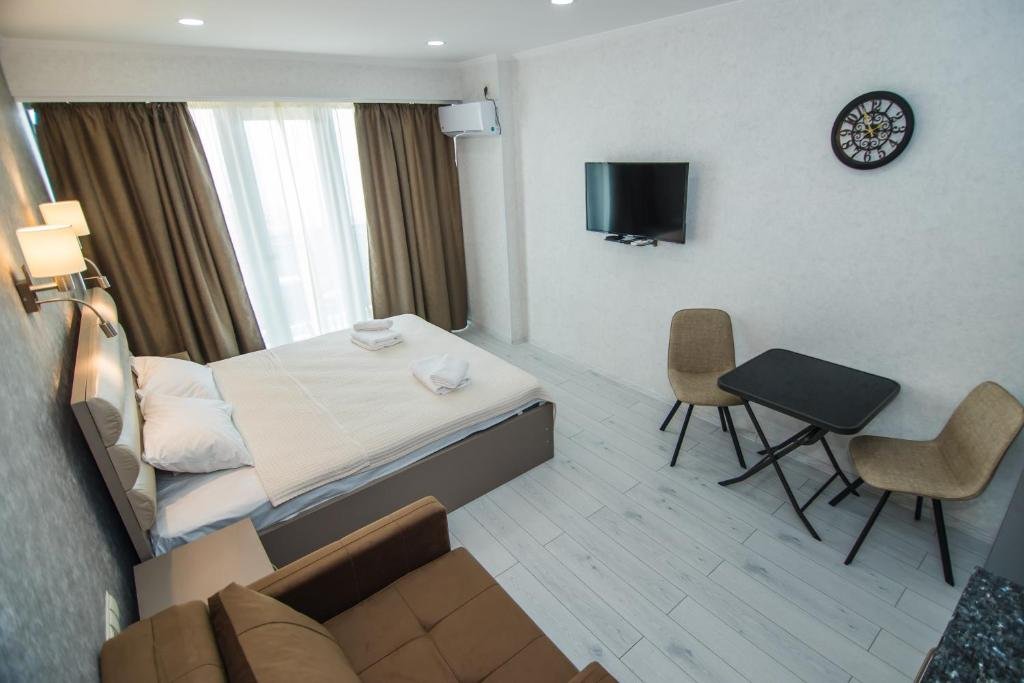 Батуми: Holiday Batumi Apartment.1716