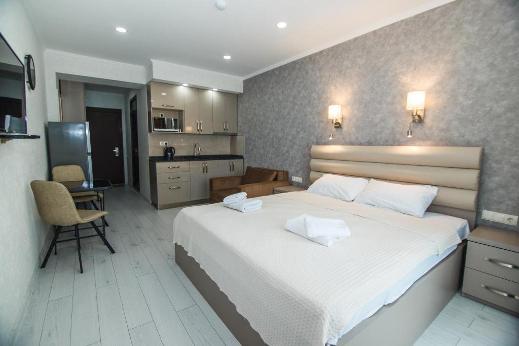 Батуми: Holiday Batumi Apartment.1716