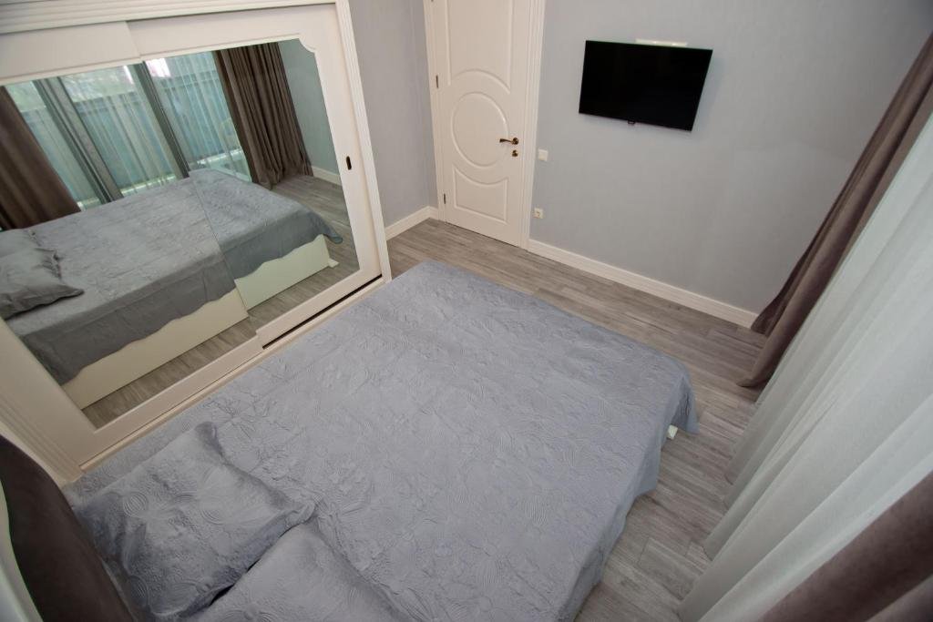 Батуми: Holiday Batumi Apartment.0411