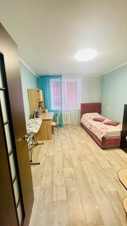 Нижнекамск: Апартаменты Двухкомнатная квартира на Вахитова 23