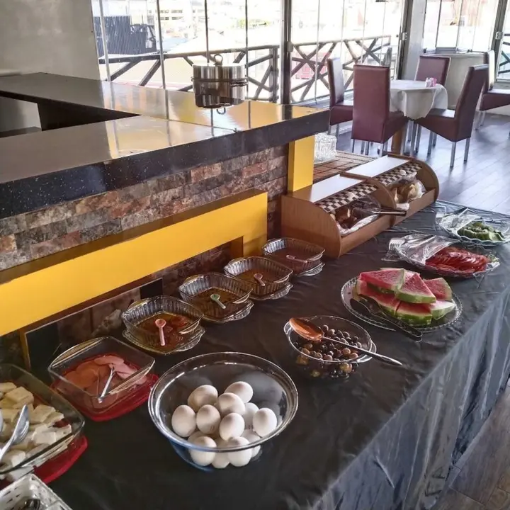 Усак: Hotel Sahlan 1