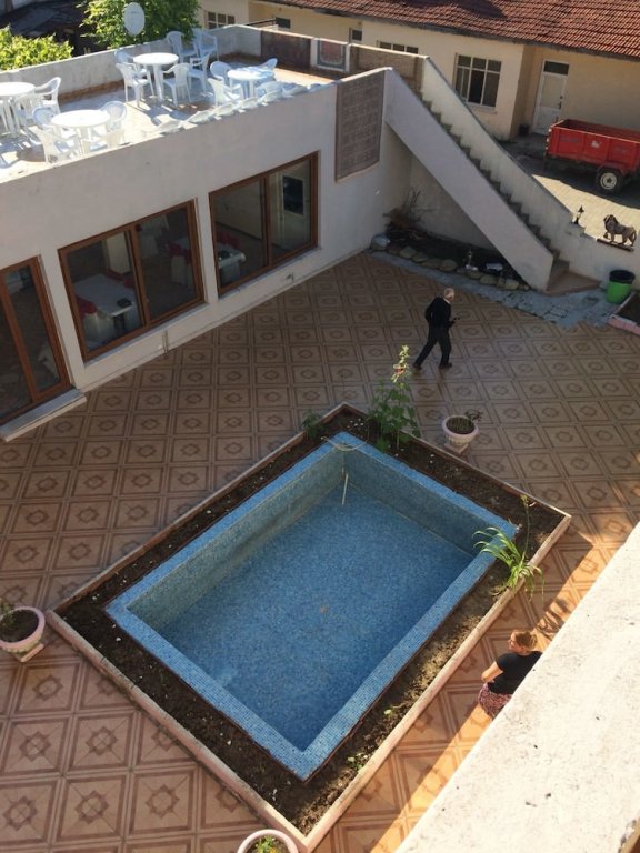 Дюздже: Karaburun Ankara Otel