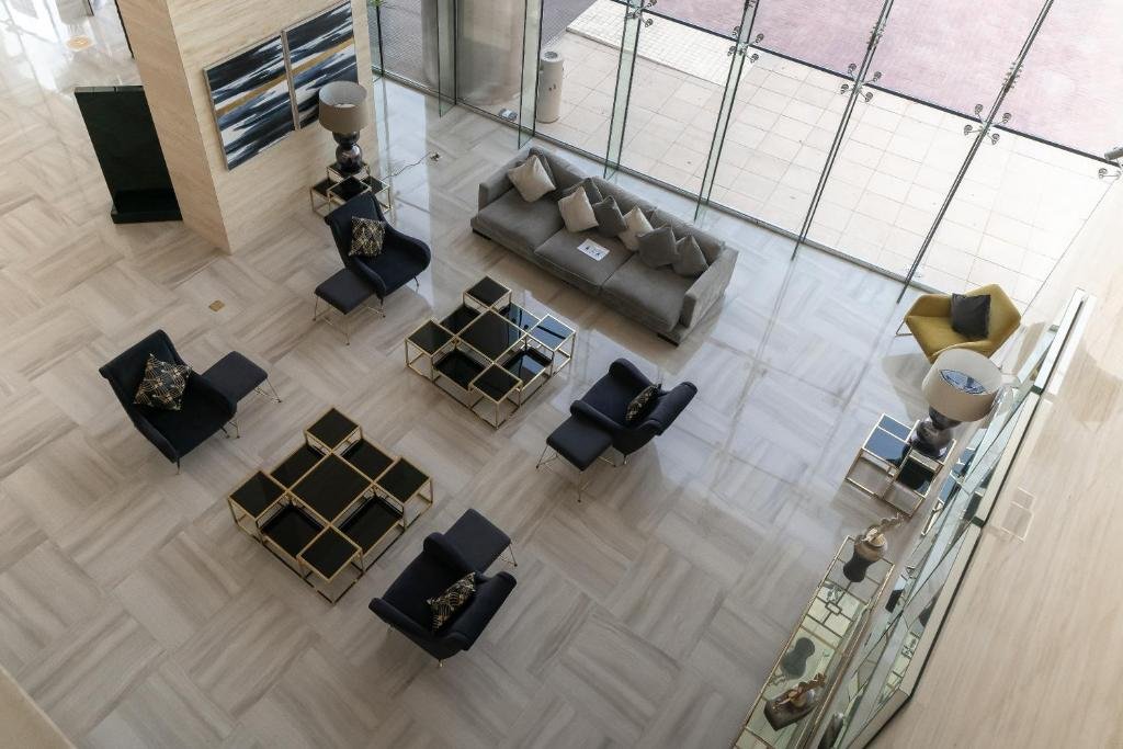 Дубай: HiGuests - Elegant Studio with Pool and Private Balcony