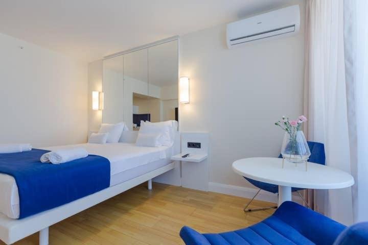 Батуми: Cozy and Stylish Apartment With Sea View In Batumi
