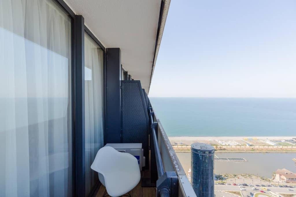Батуми: Cozy and Stylish Apartment With Sea View In Batumi