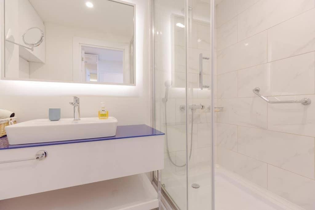 Батуми: Cozy and Stylish Apartment With Sea View In Batumi