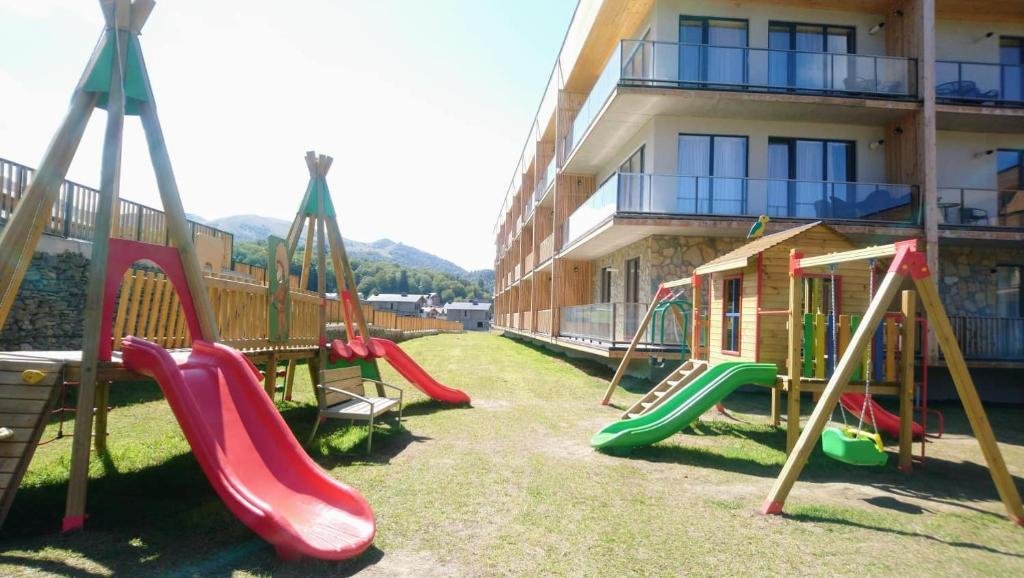 Бакуриани: Bakuriani Plaza 405b On The Adge Of The 25m Ski Track