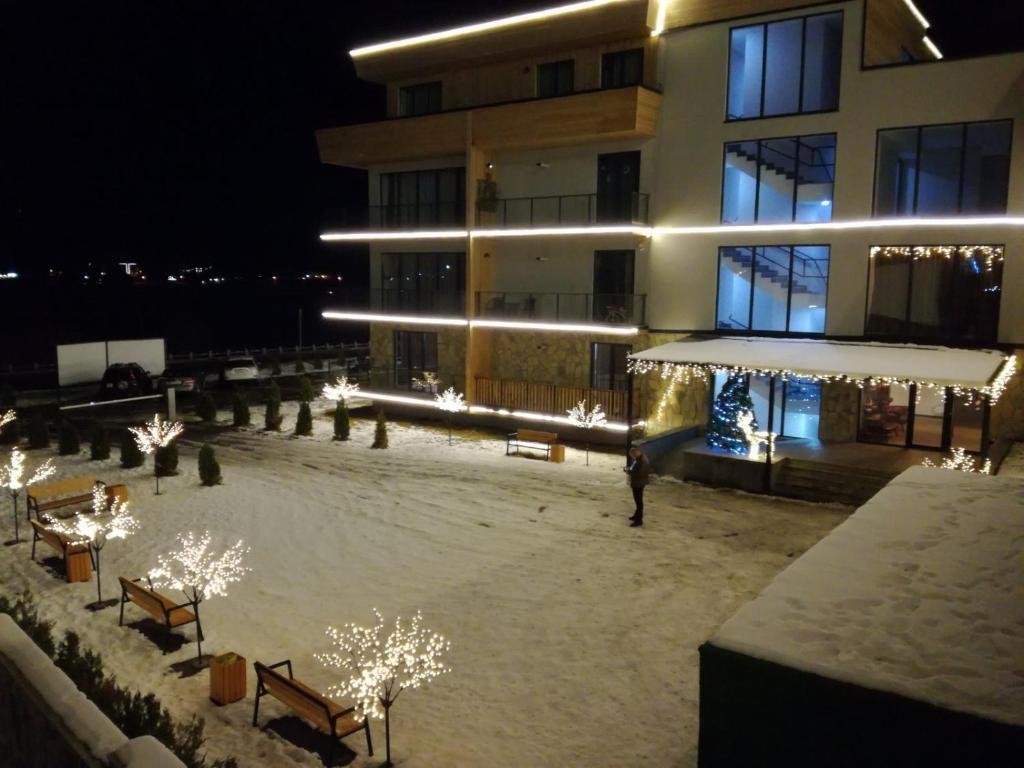 Бакуриани: Bakuriani Plaza 405b On The Adge Of The 25m Ski Track