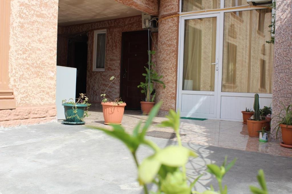 Батуми: Guest House Annamaria
