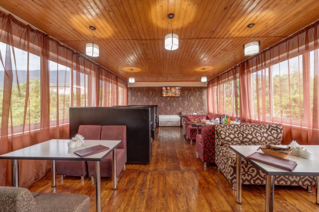 Верхняя Эшера: Divnyij Sad Guest House