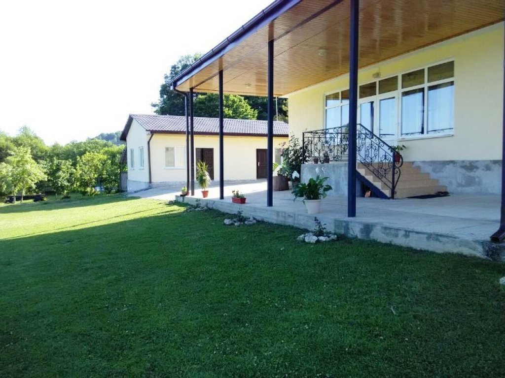 Гудаута: Domik V Derevne Guest House