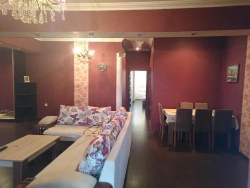Баку: Apartment on Xudu Məmmədov 36