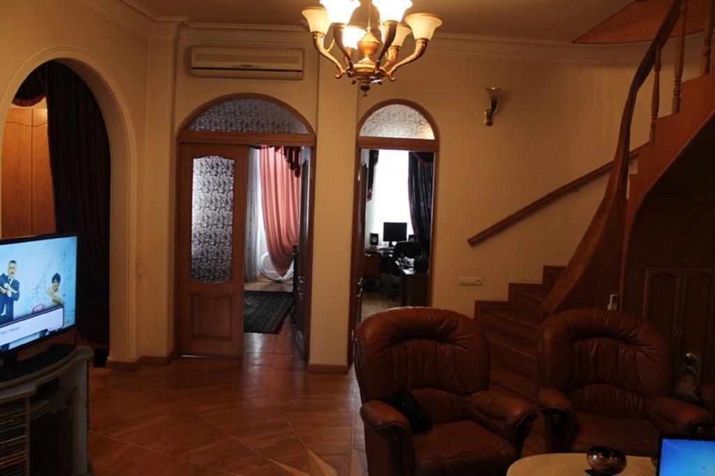 Ереван: Hugy House