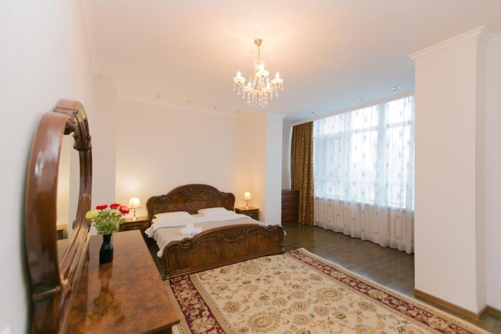 Астана: Diplomat Apartment on Sarayshyq st 34