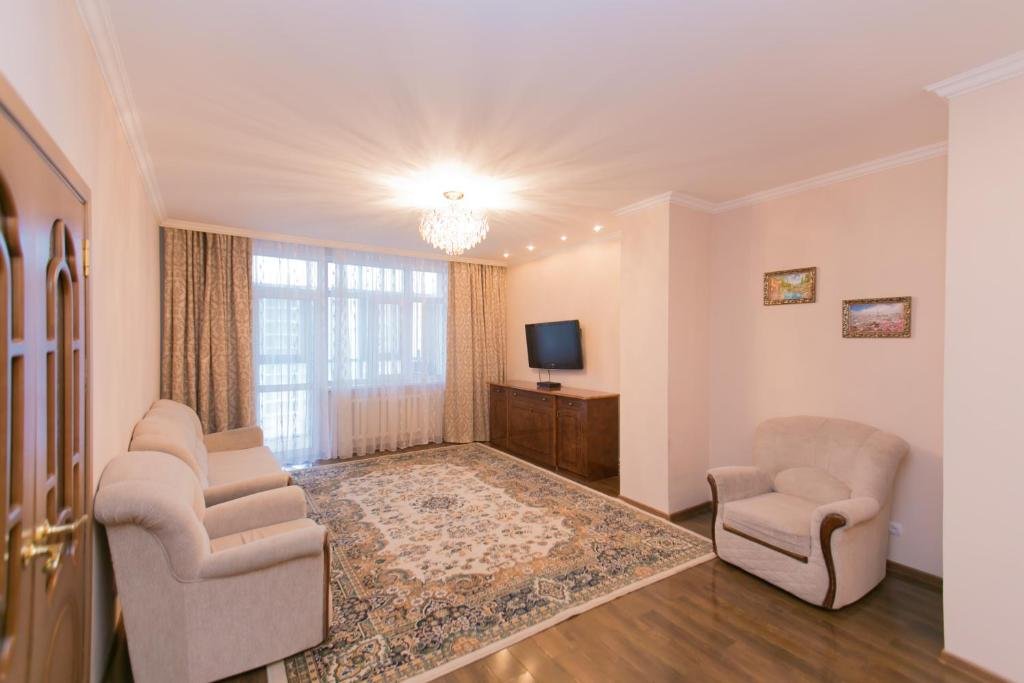 Астана: Diplomat Apartment on Sarayshyq st 34