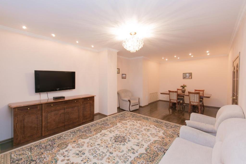 Астана: Diplomat Apartment on Sarayshyq st 34