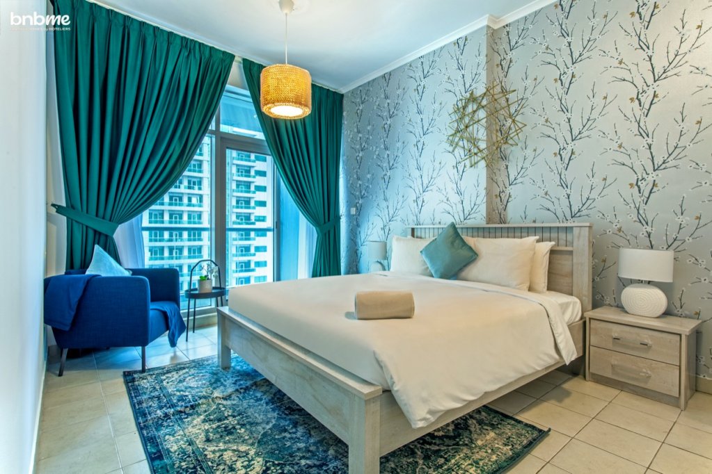 Дубай: Апартаменты bnbmehomes | Lux Sky Scraper in the Heart f Marina-2201