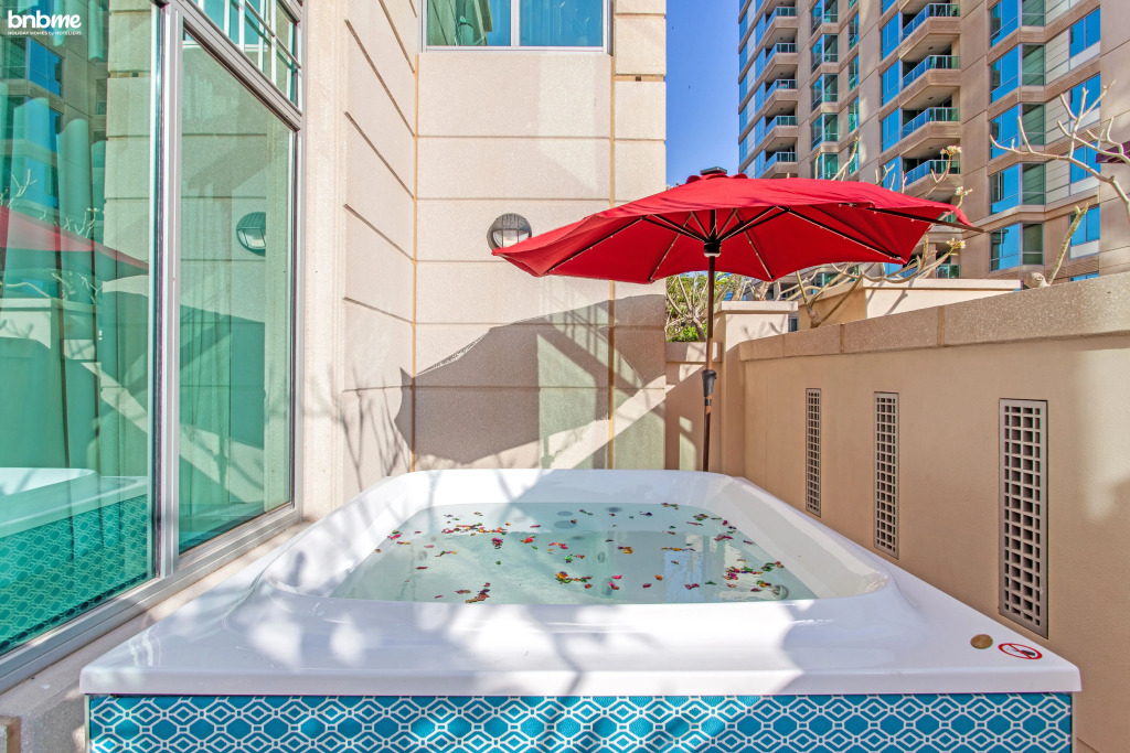 Дубай: Апартаменты bnbmehomes | Marvellous Marina Gem nr Ain Dubai - G05