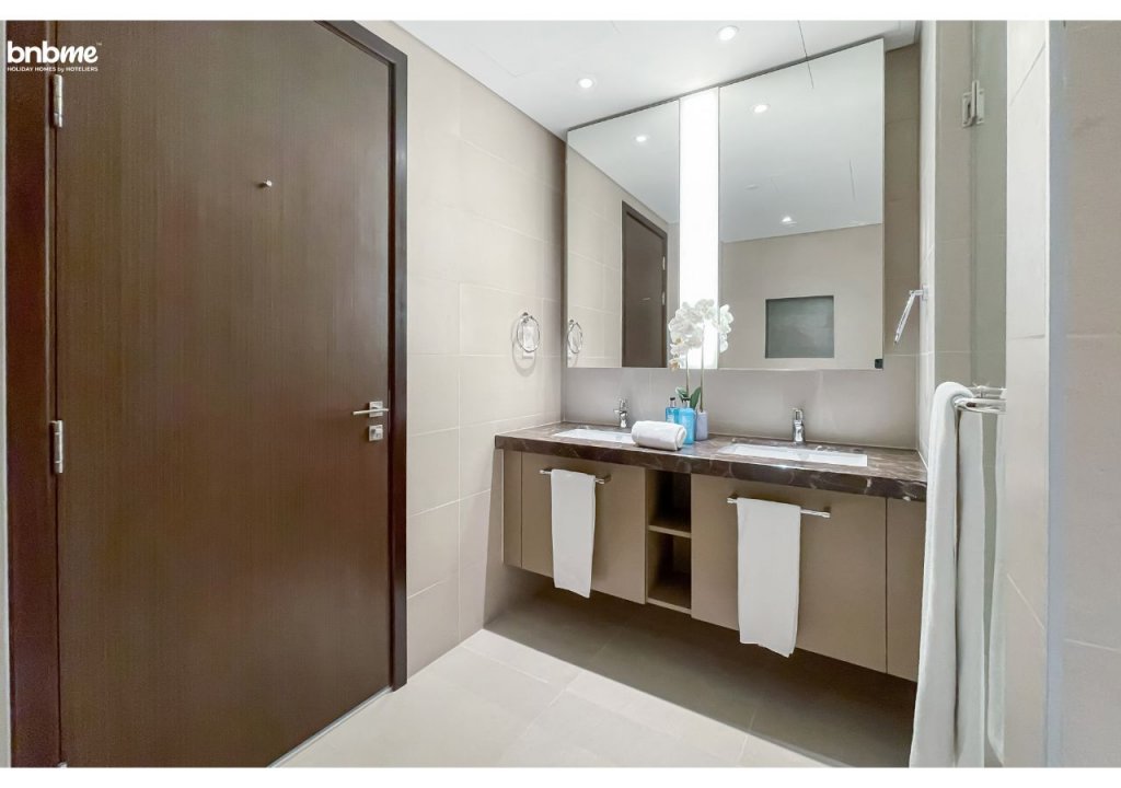 Дубай: Апартаменты Duplex w/ large outdoors patio on Pool level@BurjK-209