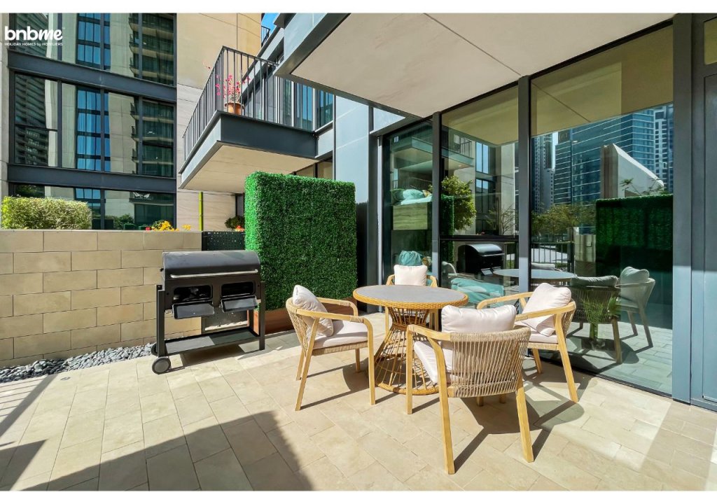 Дубай: Апартаменты Duplex w/ large outdoors patio on Pool level@BurjK-209