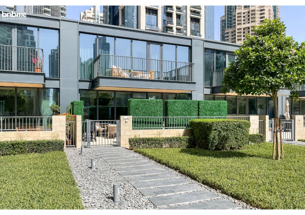 Дубай: Апартаменты Duplex w/ large outdoors patio on Pool level@BurjK-209