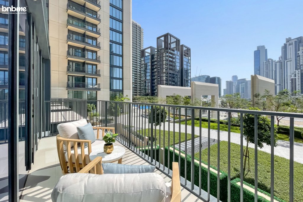 Дубай: Апартаменты Duplex w/ large outdoors patio on Pool level@BurjK-209